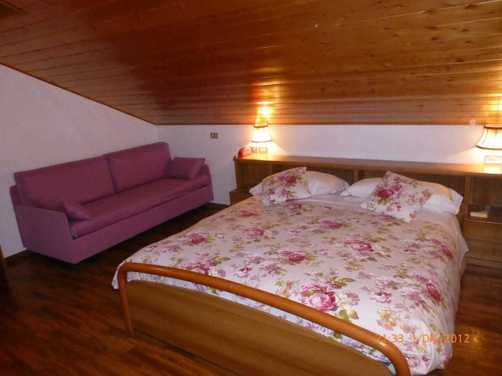 Hotel San Giovanni Vigo di Fassa Cameră foto